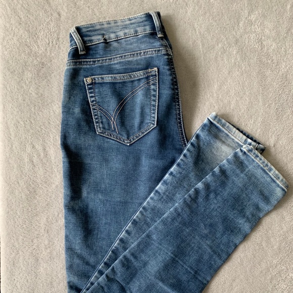RW&CO stretchy denim - Picture 4 of 6